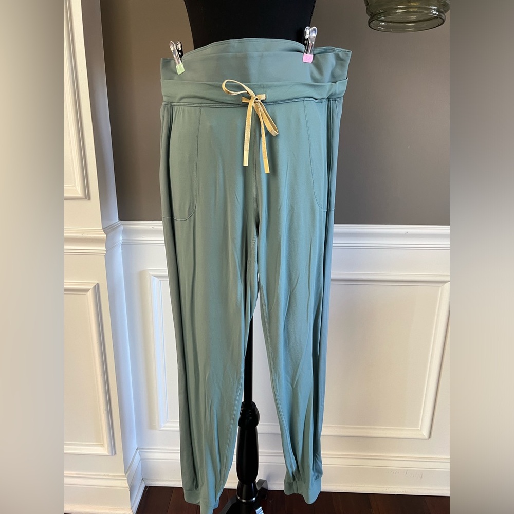 Lululemon Throwback Base Runner High Rise Jogger Size 12 Tidewater teal